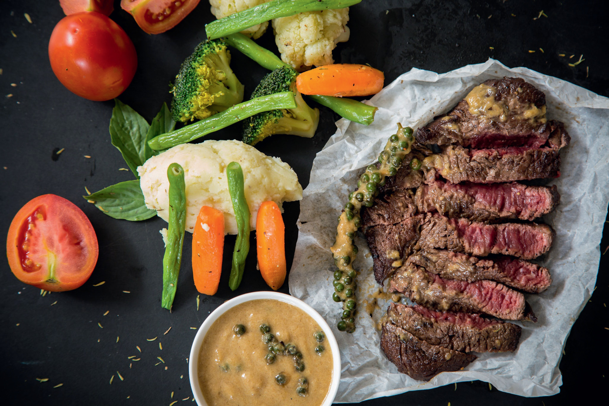 Gericht mit viel Gemüse und magerem Fleisch